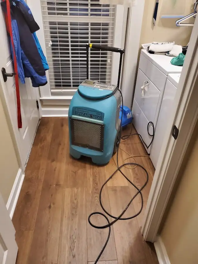 Commercial dehumidifier deployed for Crawl Space Restoration in Ontario